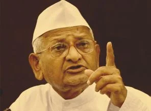 Anna Hazare Hint hükümetini fena sarstı!