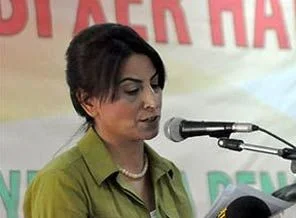 Arınç'a çay cevabı gecikmedi