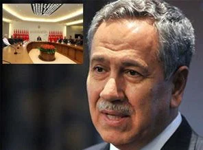 Arınç: Erdoğan YAŞ'ta ailecek mi oturacaktı!