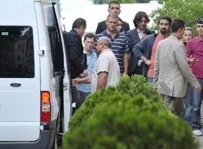 Balyoz soruşturmasında 2 albay tutuklandı
