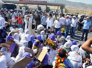 BDP'lilerin yürüyüşüne sert müdahale: 1 ölü