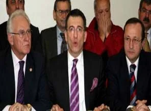 CHP kongresinde yumruk yumruğa kavga