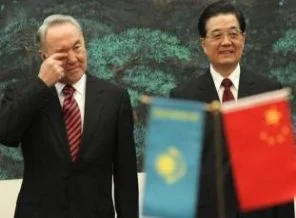 Çin-Kazakistan: Hem korkuyor, hem seviyor