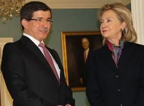 Clinton'dan Davutoğlu'na 'Suriye' uyarısı