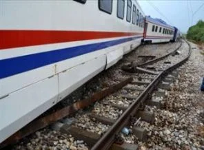 Doğu Ekspresi Sakarya'da yan yattı