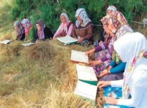 Ekin tarlasında mukabele molası