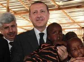 Erdoğan Somali'de kampları ziyaret etti