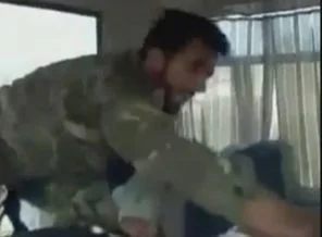Esad'ın adamları işte böyle işkence ediyor!