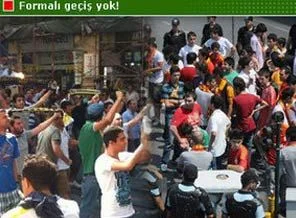 Ezeli rakipler Taksim'de gerildi