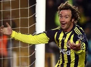 Fenerbahçe'de bir yaprak daha dökülüyor