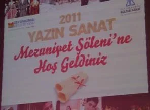 Genç sanatçılar diplomalarını aldı