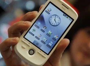 Gençlerin yarısı akıllı telefonlara 'bağımlı'