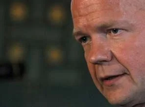 Hague: Esad tüm meşruiyetini kaybediyor