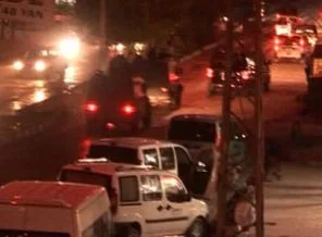 Hakkari'de cami ve emniyete saldırı