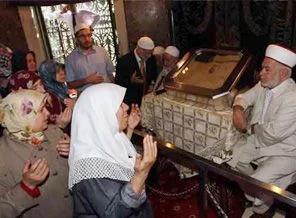 Hırka-i Şerif'i günde 25 bin kişi ziyaret ediyor
