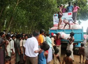 İHH'dan Arakanlı mültecilere 180 ton pirinç