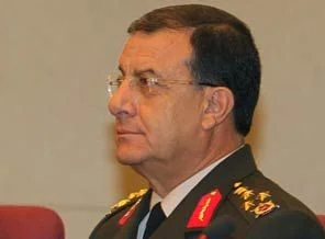 İnternet andıcında 14 yakalama kararı