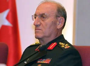 Kıvrıkoğlu tutuklu subaylar için harekete geçti