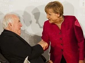 Kohl, Merkel'i eleştiri bombardımanına tuttu