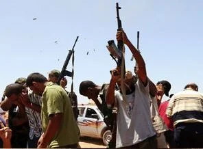 Libyalı muhaliflerin başarısı petrol fiyatlarını geriletti