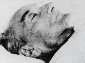 Meğer Atatürk 10 Kasım'da ölmemiş!
