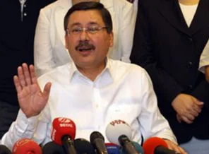 Melih Gökçek pes etti