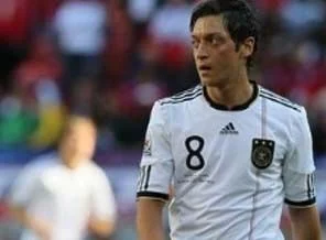 Mesut Özil: Dinime küfretti