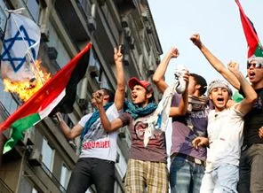 Mısırlılar: İsrail ile tüm ilişkiler kesilsin!