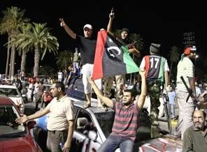 Muhaliflerden Yeşil Meydan'da gövde gösterisi