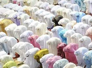 Oruç tutan sabırlı, namaz kılan disiplinli oluyor