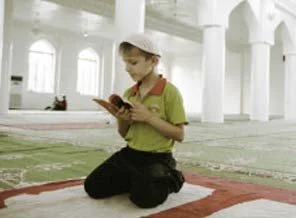 Tacikistan'da gençlere cami yasağı