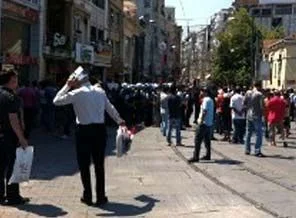Taksim'de 'hava harekatı' gerginliği