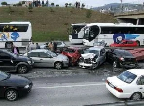 Tatilin ilk günü: 15 ölü 128 yaralı