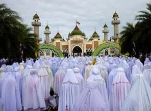 Tayland'da bayram namazı bir başka