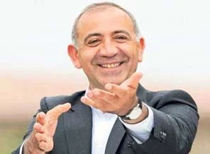 Tekin: 'Okeyi' en çok 'AKP'lilerle oynarım'