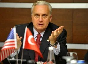 'Türkiye siyasetinde kararları ordu vermiyor'