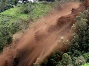 Uganda'da toprak kayması 40 ölü