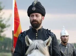 500 bin dolarlık sahneye sert eleştiriler!..