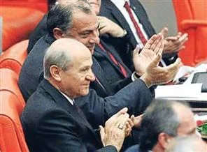 Bahçeli'den bedelli askerliğe evet ama...