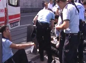 Çevik Kuvvet otobüsü takla attı: 14 yaralı