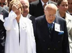 Demirel'den Çiller'e: Seni camdan atarım!