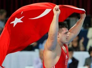 Güreşte Rıza Kayaalp dünya şampiyonu oldu