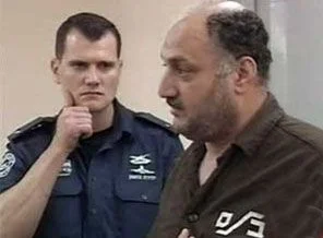 İsrail El Cezire muhabirine 3 yıl ceza verip paraya çevirdi