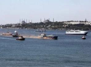 İstanbul Boğazı'nda tatbikat (Video)