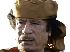 Kaddafi çöllerde hareket halinde