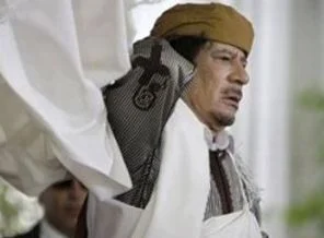 Kaddafi yine meydan okudu