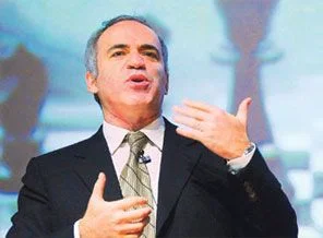 Kasparov: Petrolünüz olmadığı için şanslısınız!