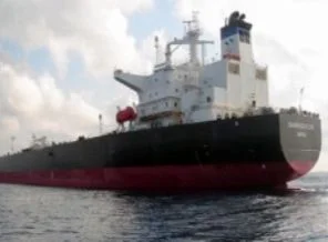 Korsanlar petrol tankerini kaçırdı