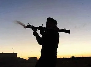 Libya'da petrol rafinesine saldırı: 15 ölü