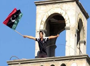 Libya'nın yeni bayrağı BM'de dalgalandı (Video)